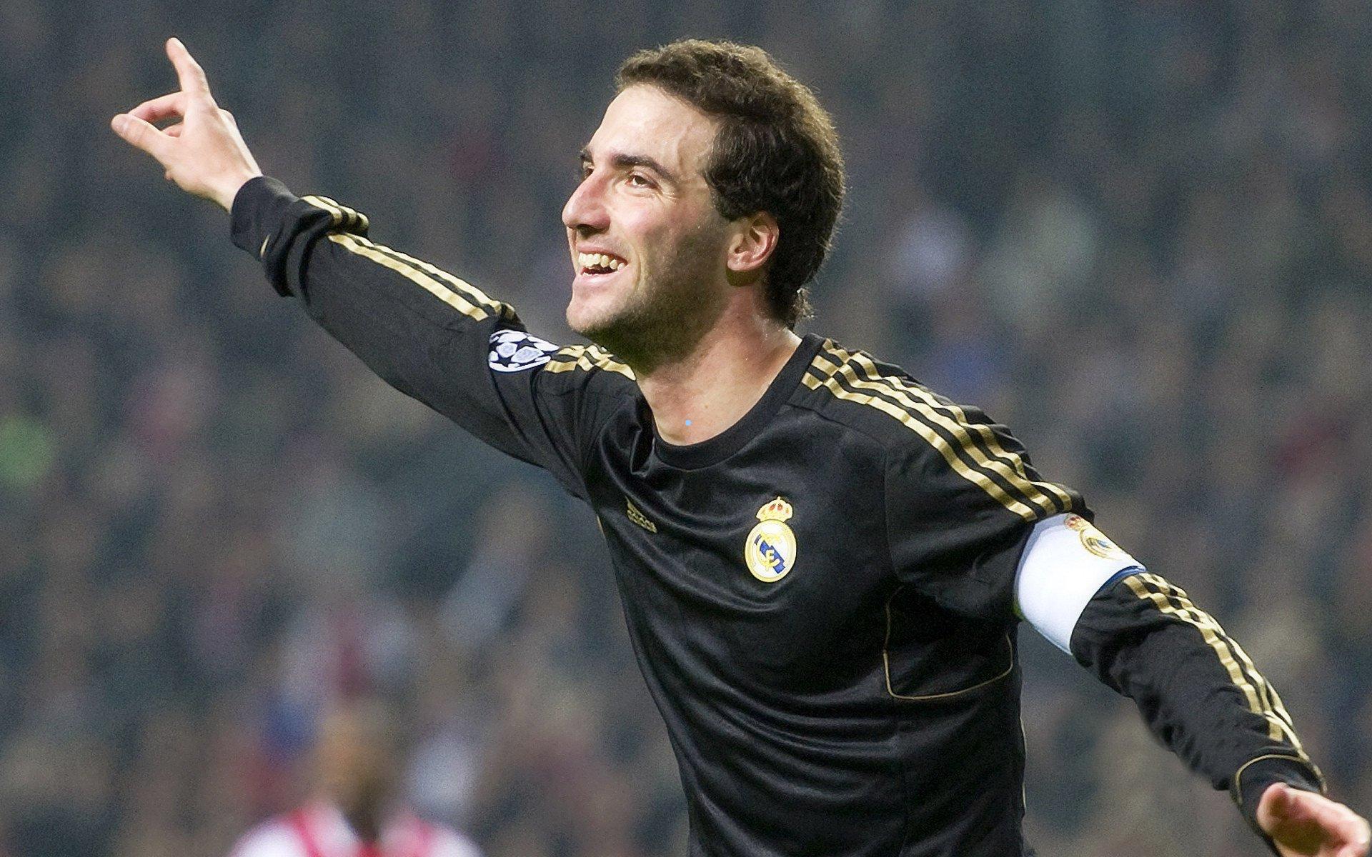 海星体育app下载-火箭取胜密钥，正负值巅峰二人组闪耀赛场，赢球海报定格杜兰特与阿门友谊击掌